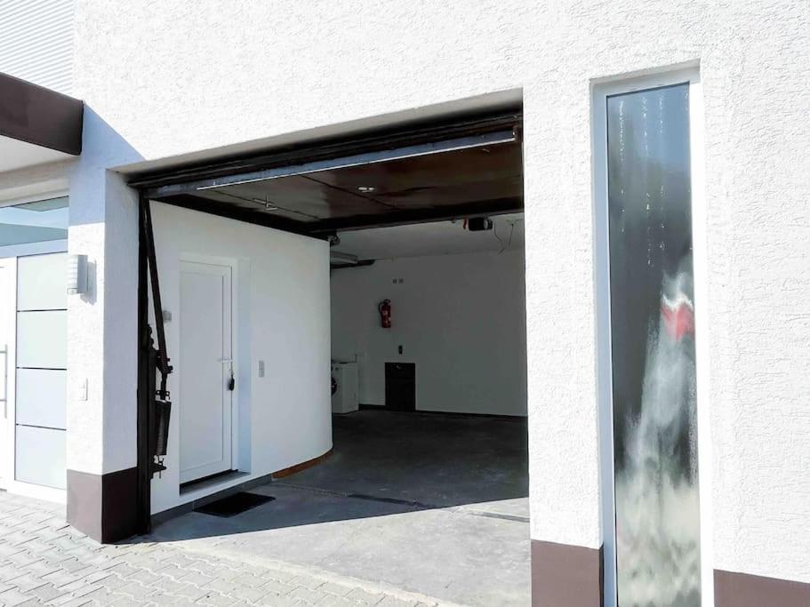 Apartment 100 Qm Im Weindorf - Balkon/Garage Aspisheim Extérieur photo